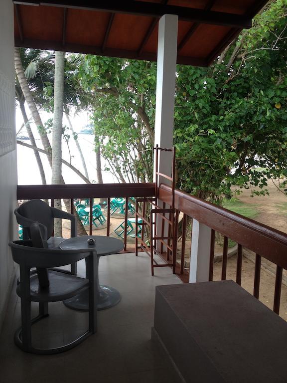 Ypsylon Tourist Resort Beruwala Buitenkant foto