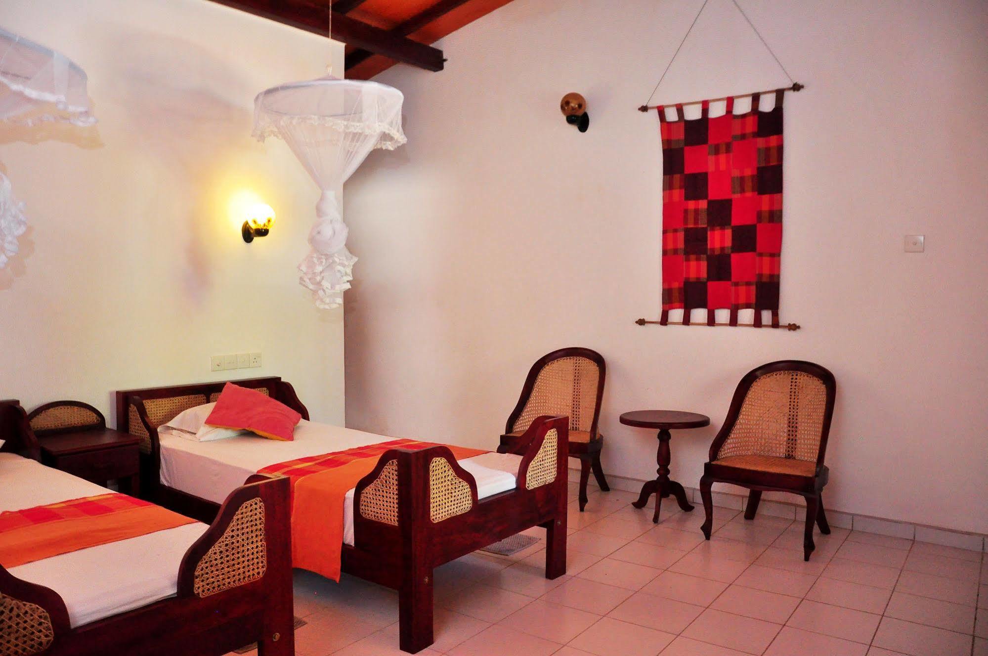 Ypsylon Tourist Resort Beruwala Buitenkant foto