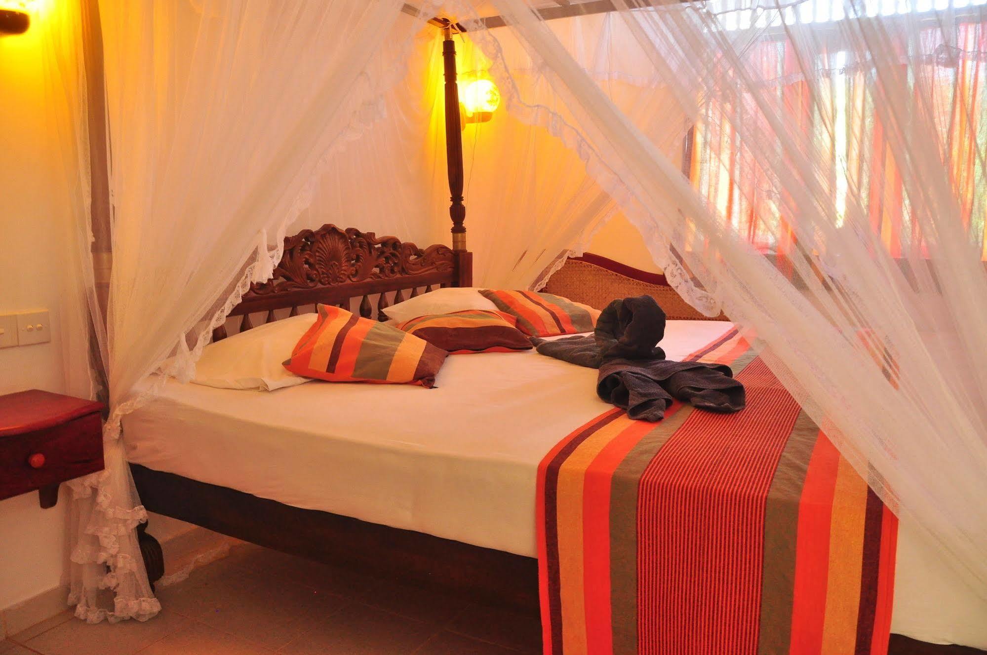 Ypsylon Tourist Resort Beruwala Buitenkant foto