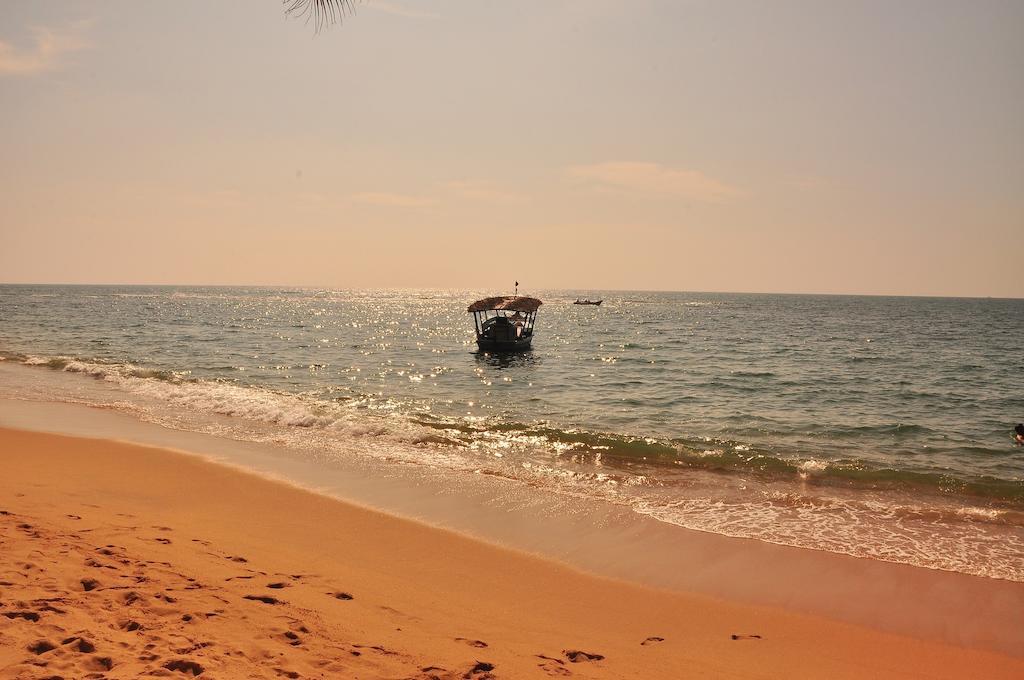 Ypsylon Tourist Resort Beruwala Buitenkant foto